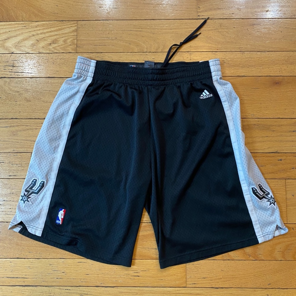 Adidas San Antonio Spurs basketball shorts. NBA.  Men's.  Size XL